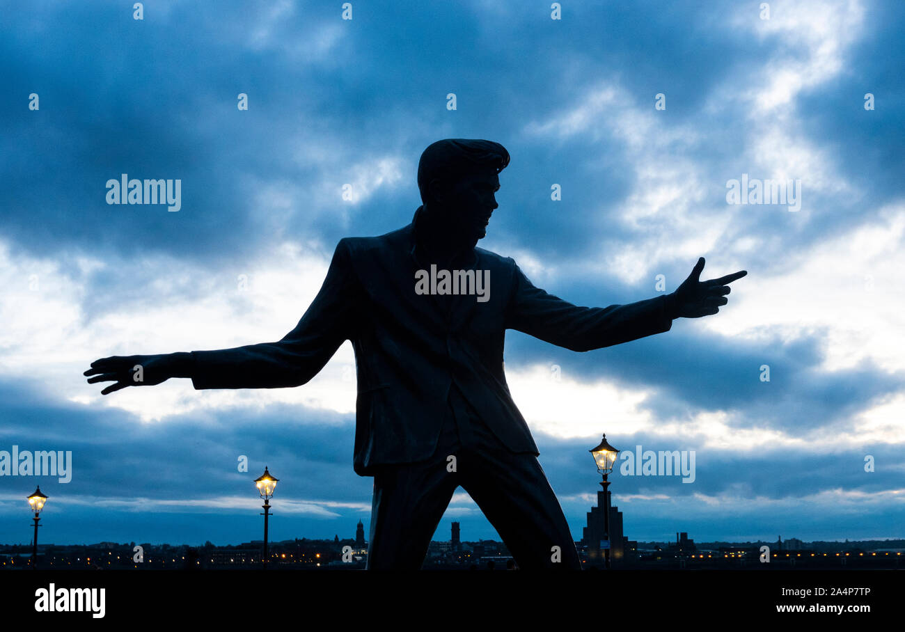 Statua di Billy Fury al Royal Albert Dock di Liverpool Foto Stock