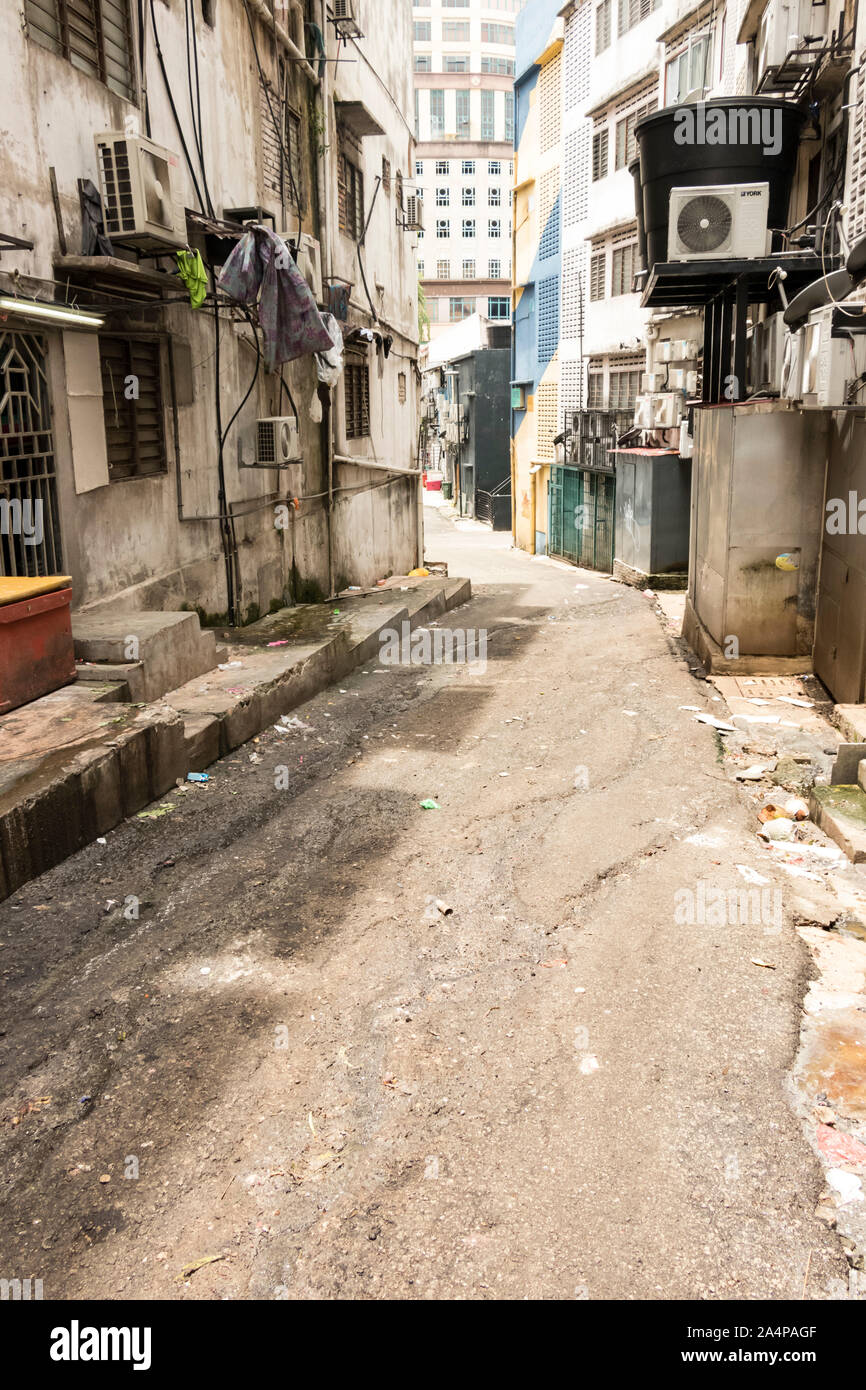 Scena di strada nella zona povera di Kuala Lumpur in Malesia Foto Stock