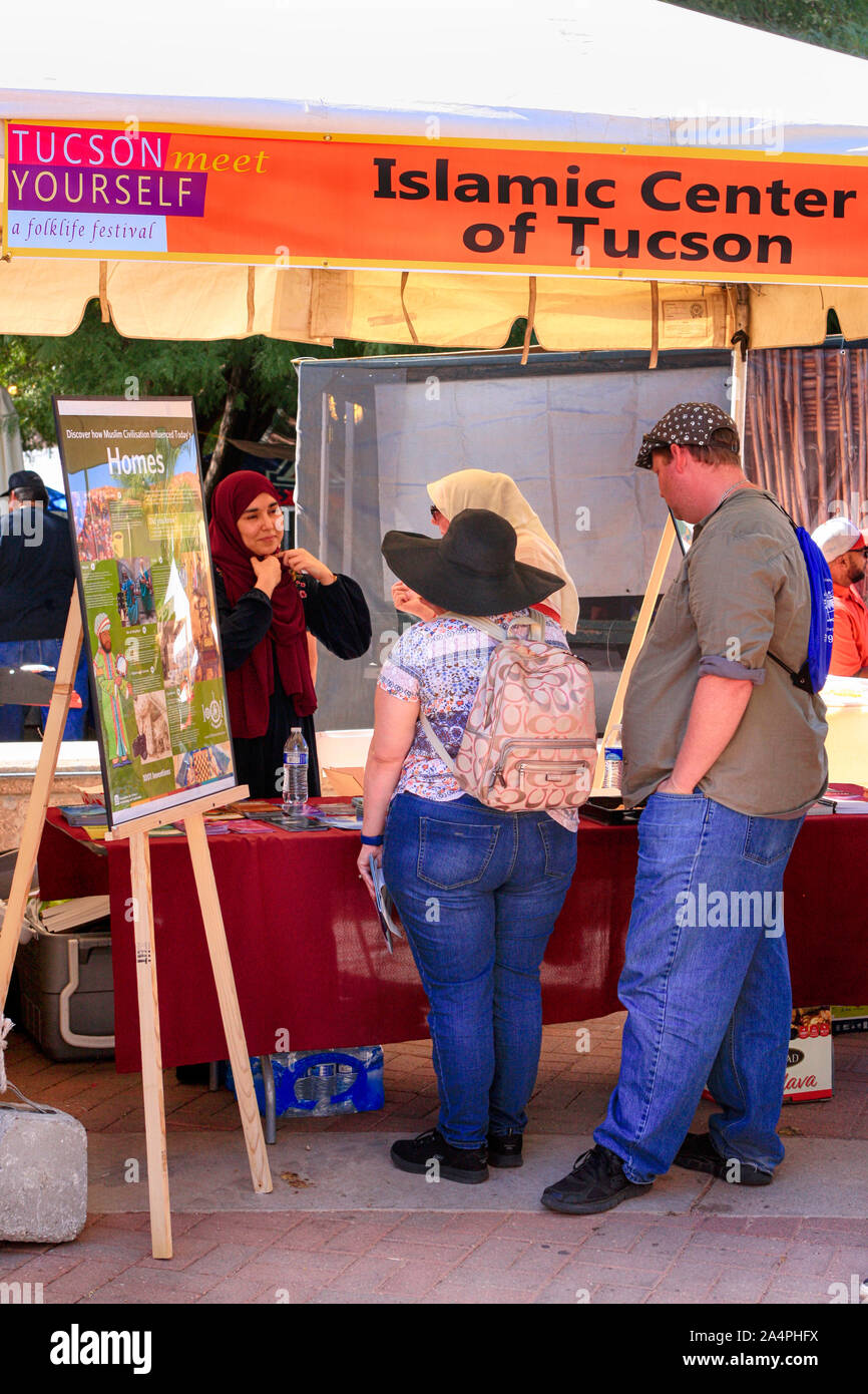 Il centro islamico di Tucson consapevolezza stand al Tucson incontrare te Festival in Arizona Foto Stock
