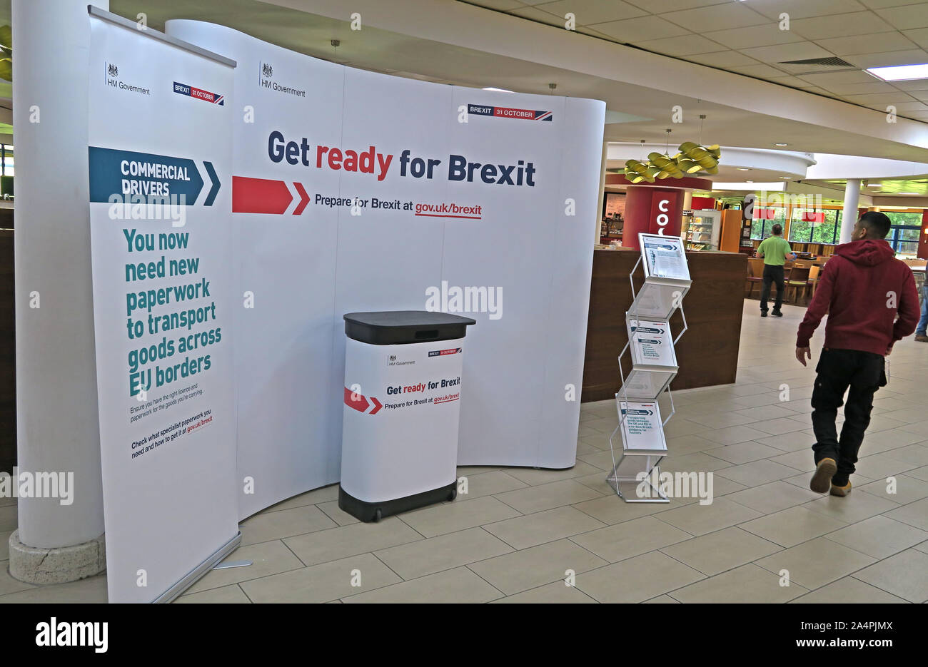 Preparatevi per Brexit stand, a M5 Motorway Services, Gloucestershire, South West England, Regno Unito Foto Stock