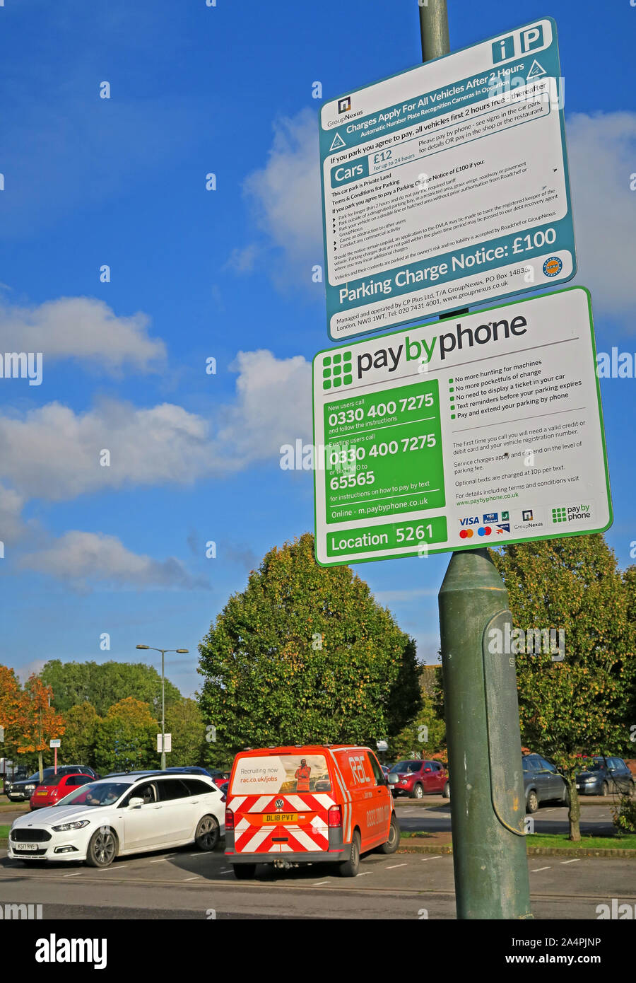 PayByPhone UK parcheggio segni GroupNexus azionato a M5 Motorway Services, ANPR, Worcestershire, England, Regno Unito Foto Stock
