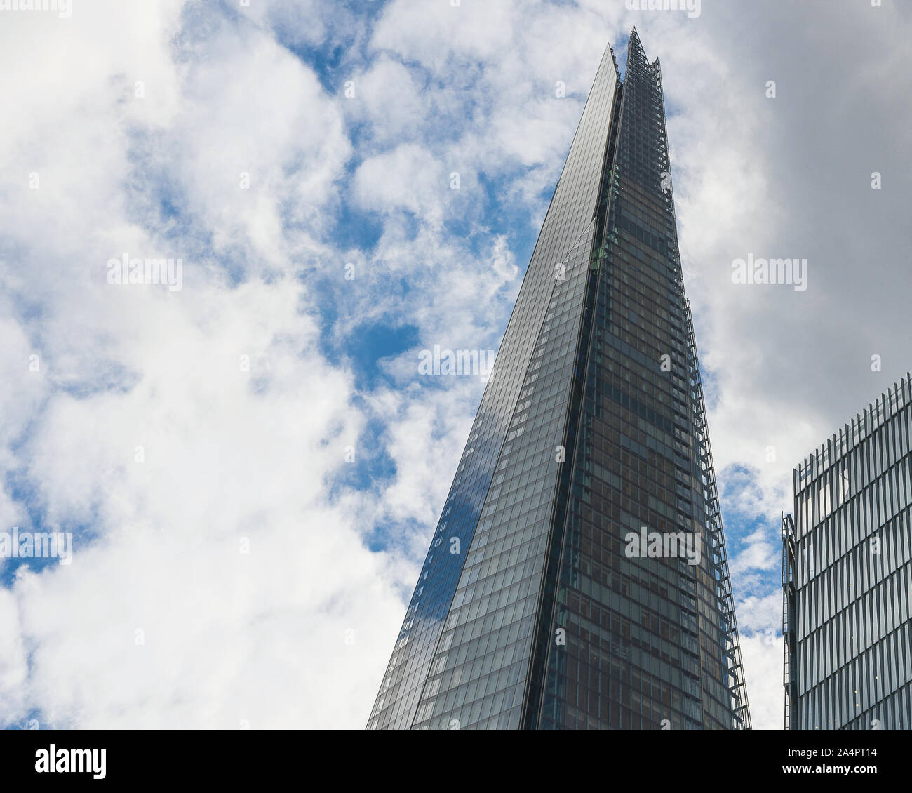 Lo skyline di Londra in un giorno chiaro Foto Stock