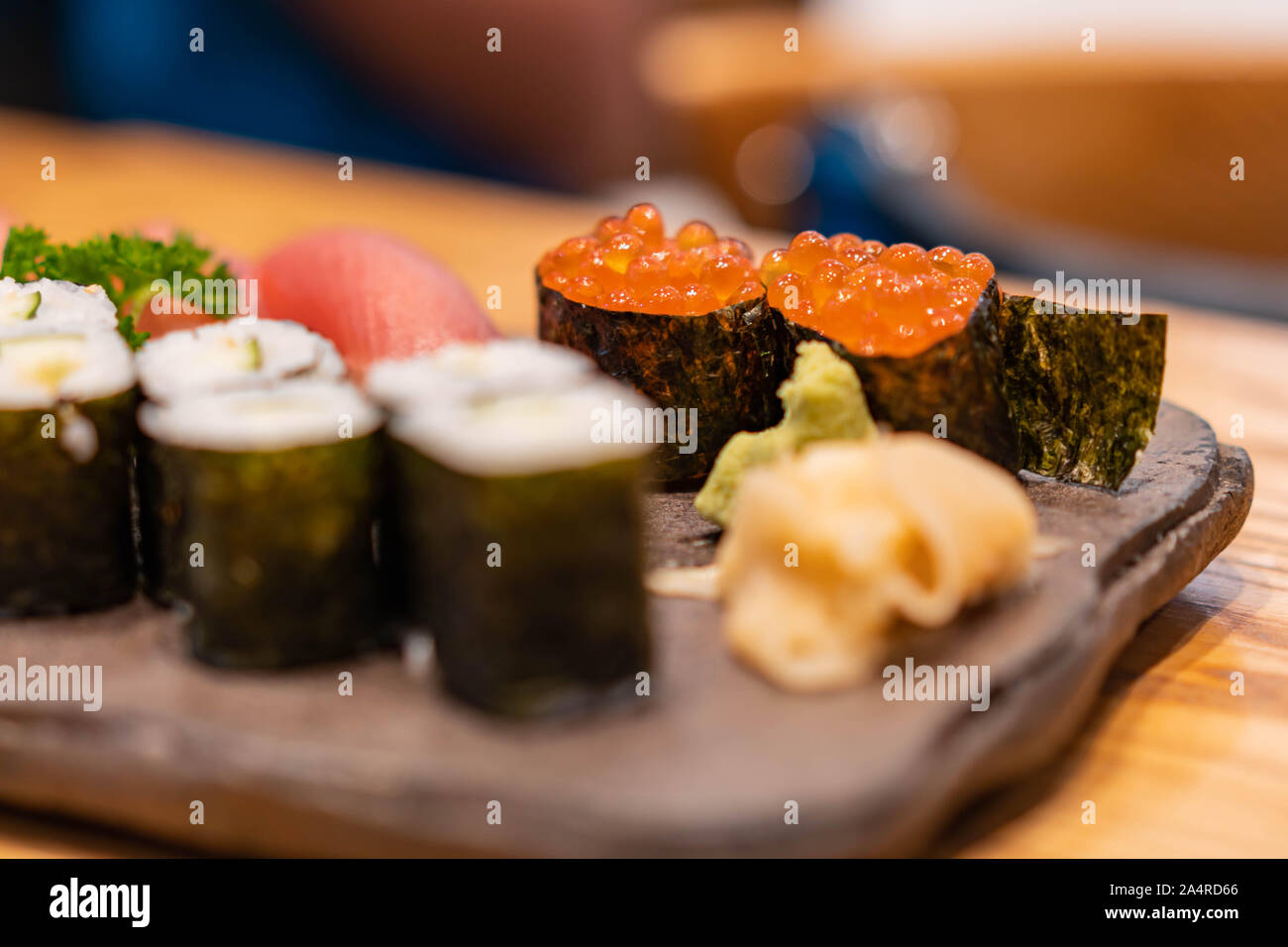 Sushi fresco impostato con il fuoco selettivo punto Foto Stock