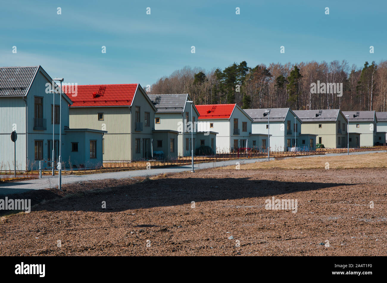 Case tipiche svedesi di nuova costruzione nel sobborgo di Runby, Upplands Vasby, Stockholm County, Svezia Foto Stock