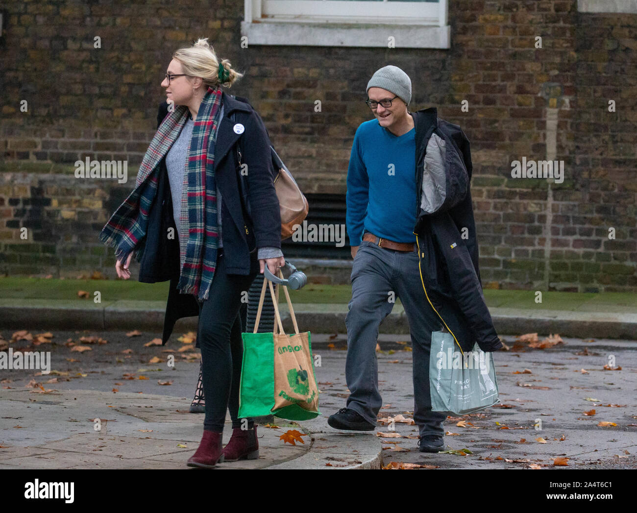 Dominic Cummings, consigliere speciale del governo, nominato da Boris Johnson, arriva a Downing Street. Egli sta cercando di ottenere un Brexit affare fatto. Foto Stock