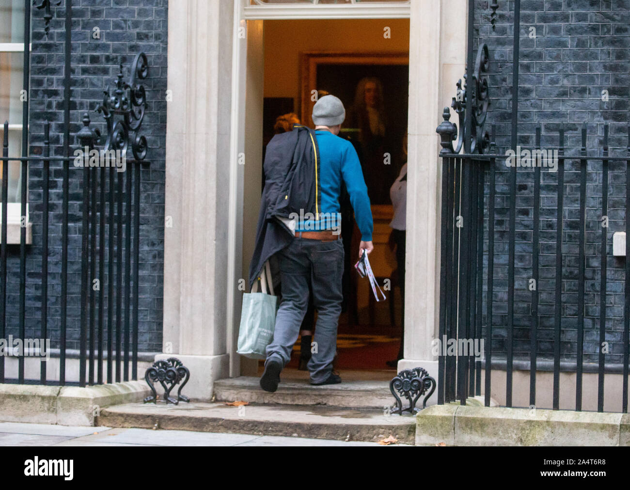 Dominic Cummings, consigliere speciale del governo, nominato da Boris Johnson, arriva a Downing Street. Egli sta cercando di ottenere un Brexit affare fatto. Foto Stock