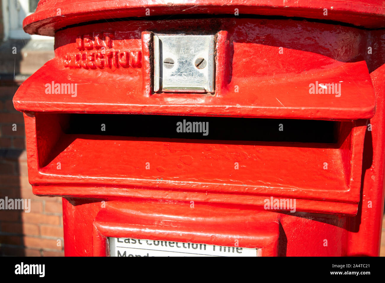 Red post office postbox Port Sunlight England Regno Unito Foto Stock