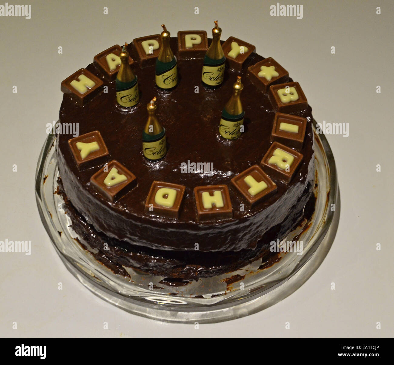 Cioccolato torta di compleanno Foto Stock