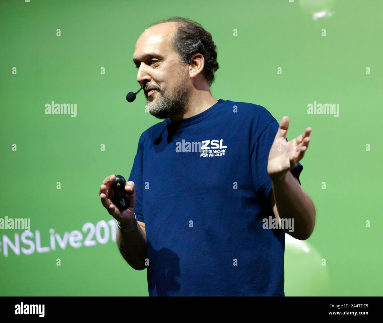 Joe Pecorelli, Thames conservazione project manager presso ZSL, parlando della vita di mare nascosto nel cuore di Londra, sulla terra stadio, a New Scientist Live 2019 Foto Stock