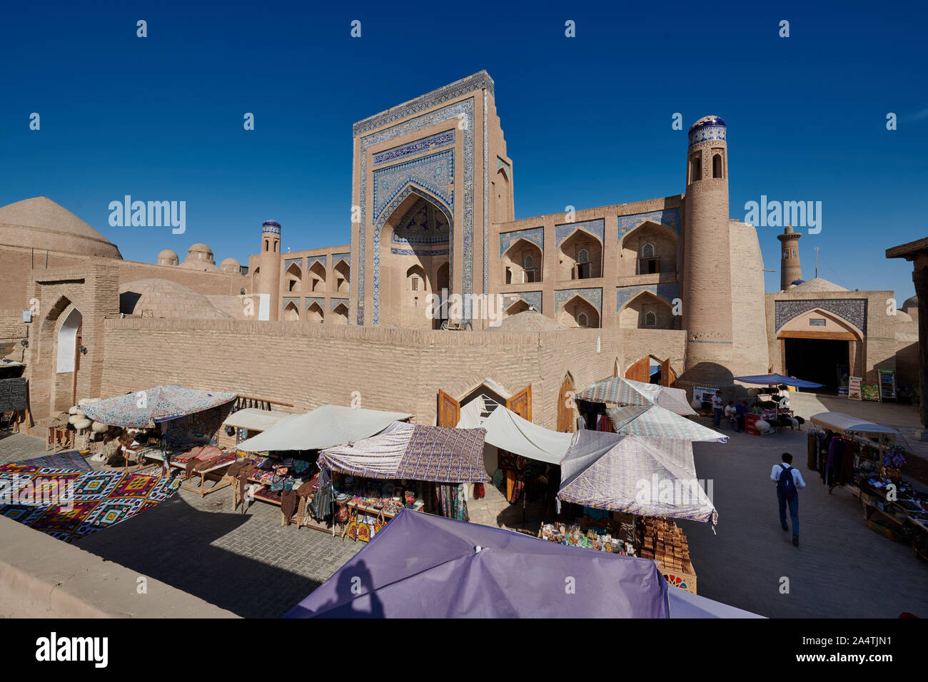 Allakuli Khan madrasa, Itchan-Kala, Khiva, Uzbekistan in Asia centrale Foto Stock