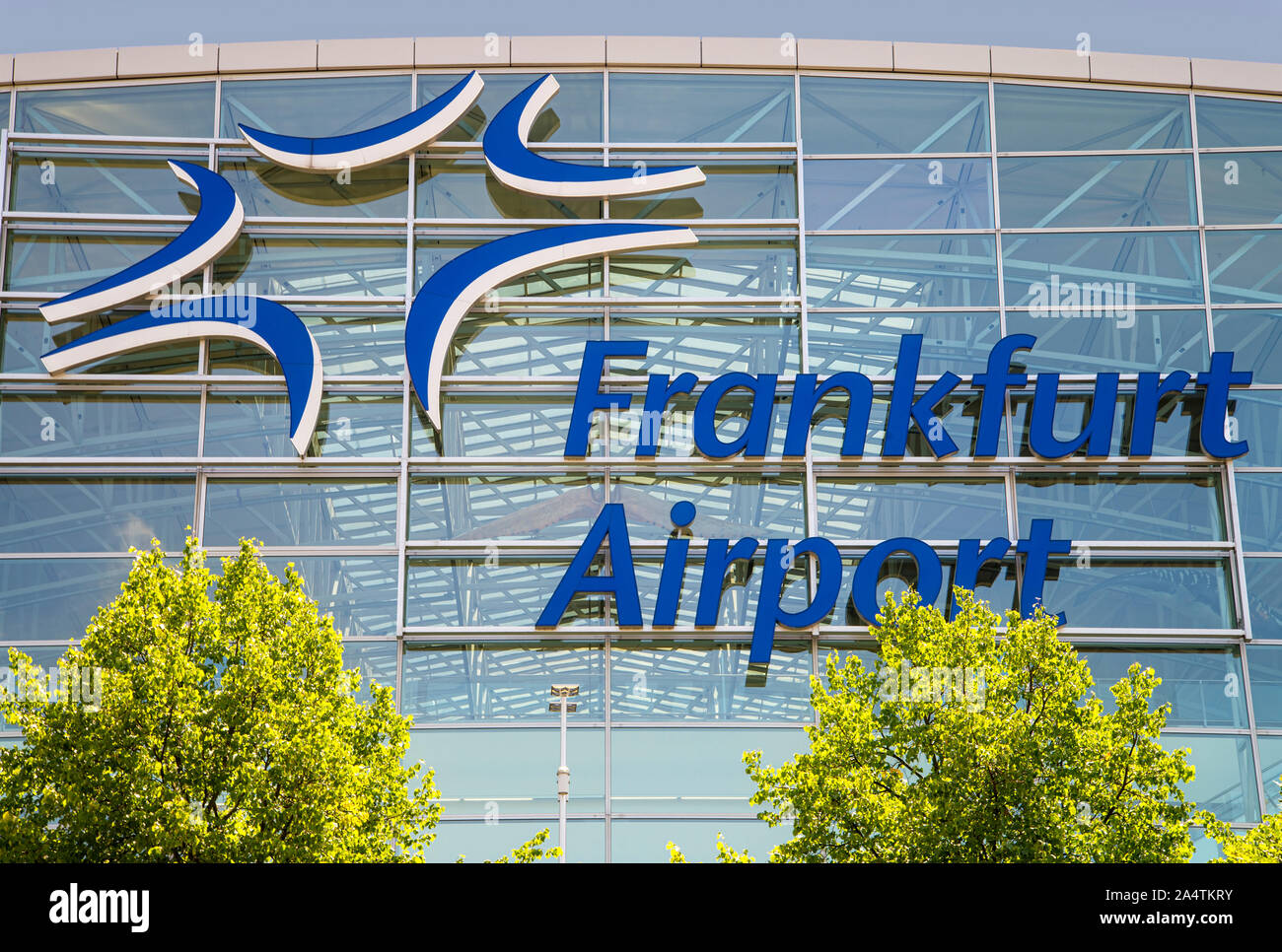 Francoforte, Hesse / Germania - 21 luglio 2019Fraport logo presso il Terminal 2 dell'aeroporto di Francoforte Foto Stock