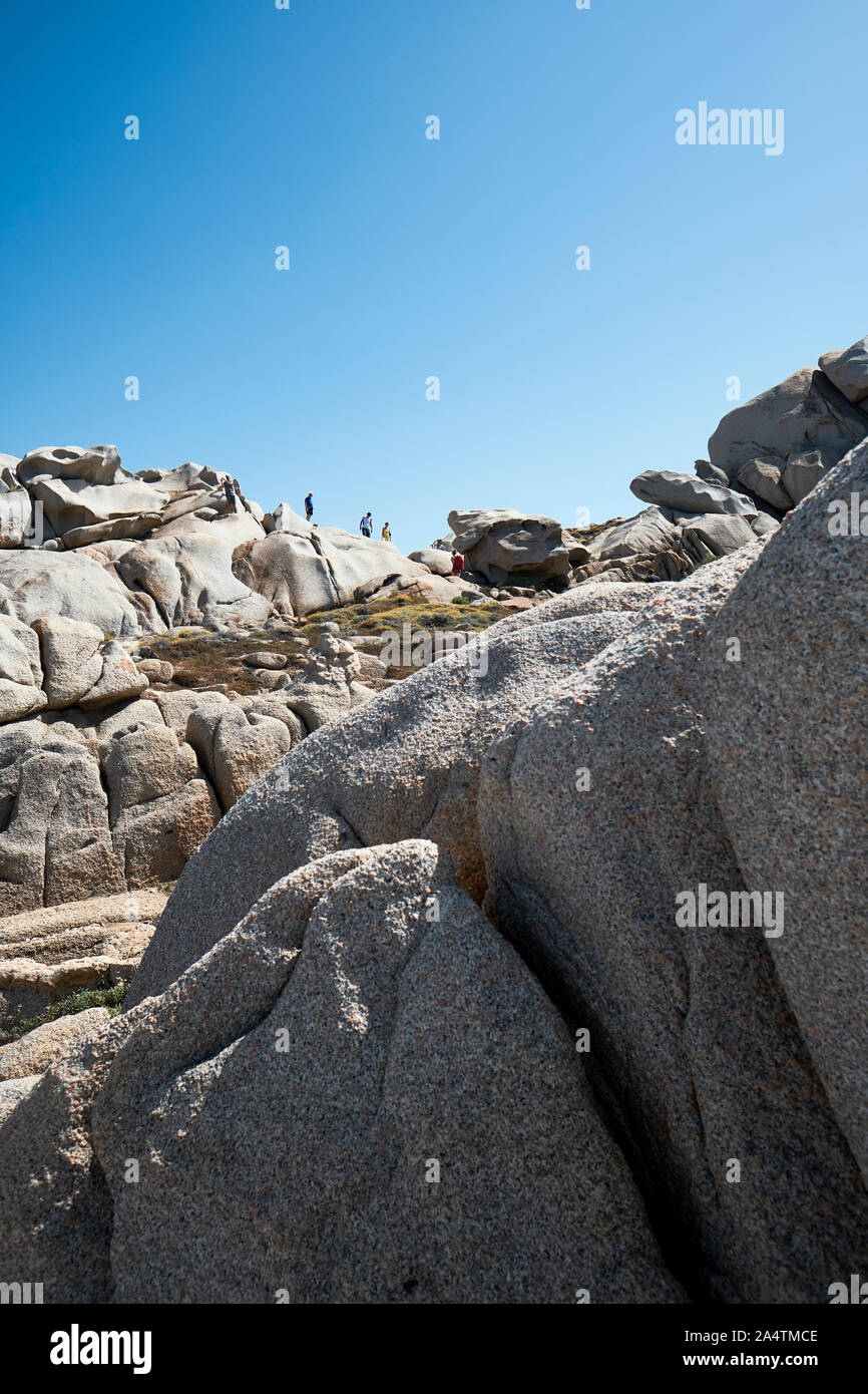 Il granito aspre formazioni rocciose forme e la costa di Capo Testa a Santa Teresa di Gallura, Olbia-Tempio,sulla costa nord della Sardegna, Italia. Foto Stock