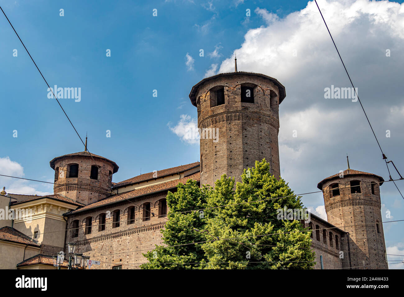 La torre in mattoni del Castello Acaja nella parte posteriore del Palazzo Madama di Torino , Italia Foto Stock