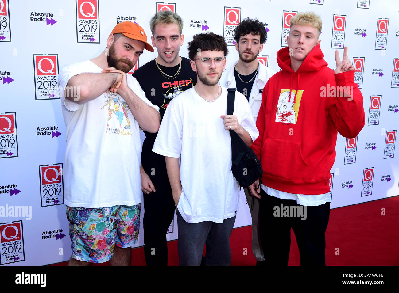 La vita facile (Murray Matravers, Oliver Cassidy, Sam Hewitt, Lewis Berry e Giordania Birtles) durante il Q Awards 2019 in associazione con Radio assoluto al Camden Roundhouse di Londra. Foto Stock