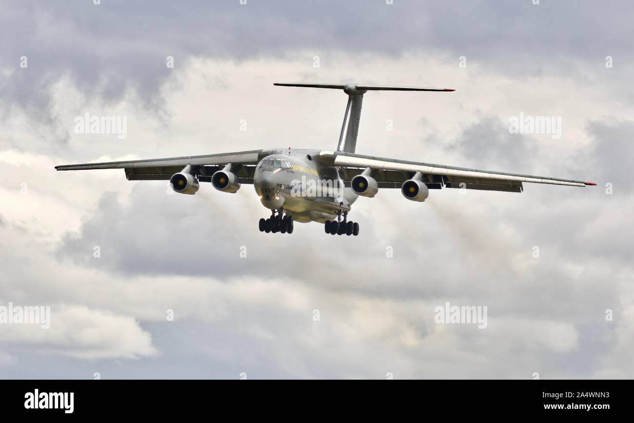 Ukrainian Air Force ilyushin il-76 "Candida" arrivando a RAF Fairford il 18 luglio 2019 per il Royal International Air Tattoo Foto Stock