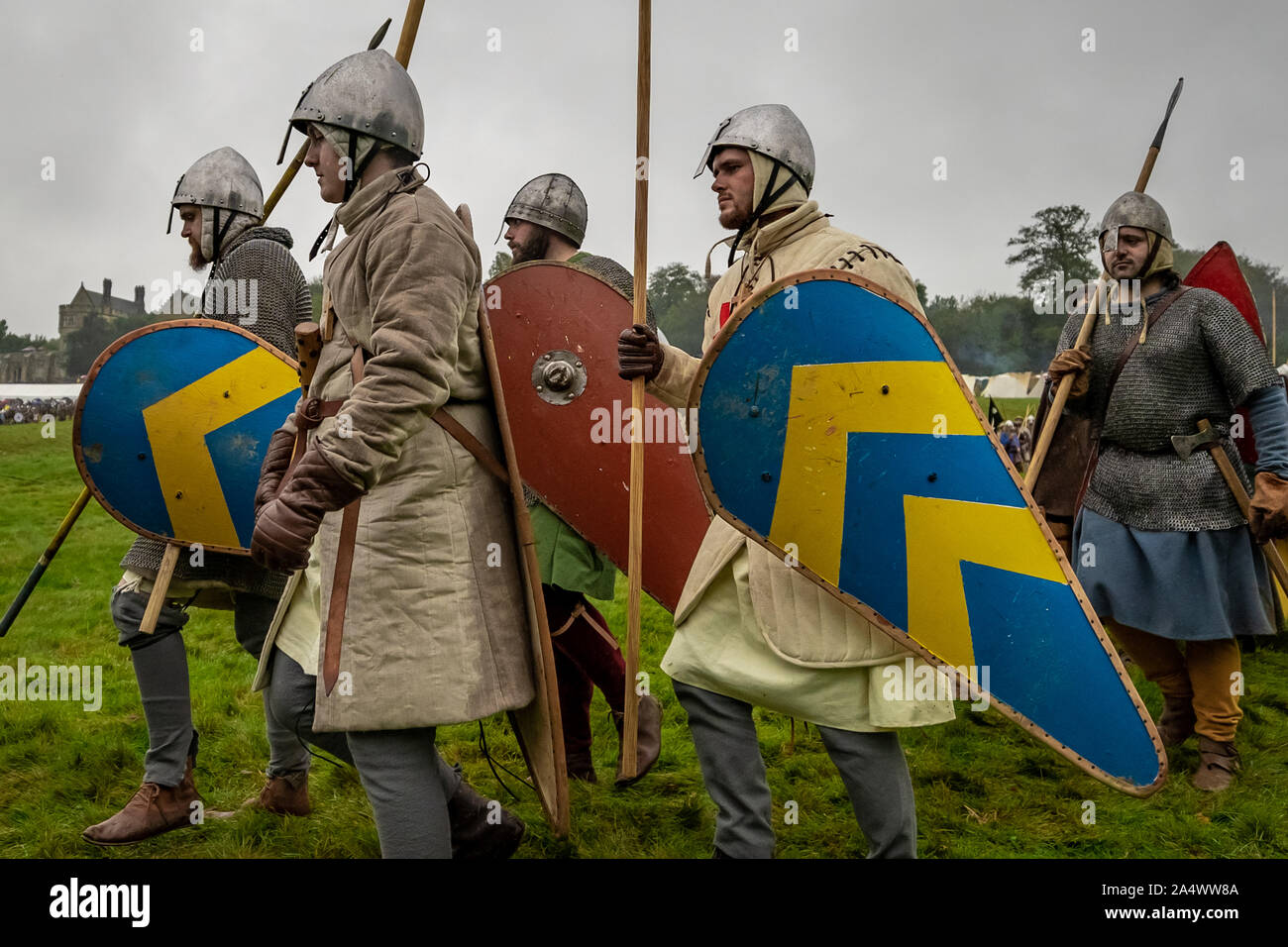 Battaglia di Hastings storica rievocazione presso il sito originale del 1066 battaglia tra gli eserciti di Guglielmo II di Normandia e Re Harold. Foto Stock