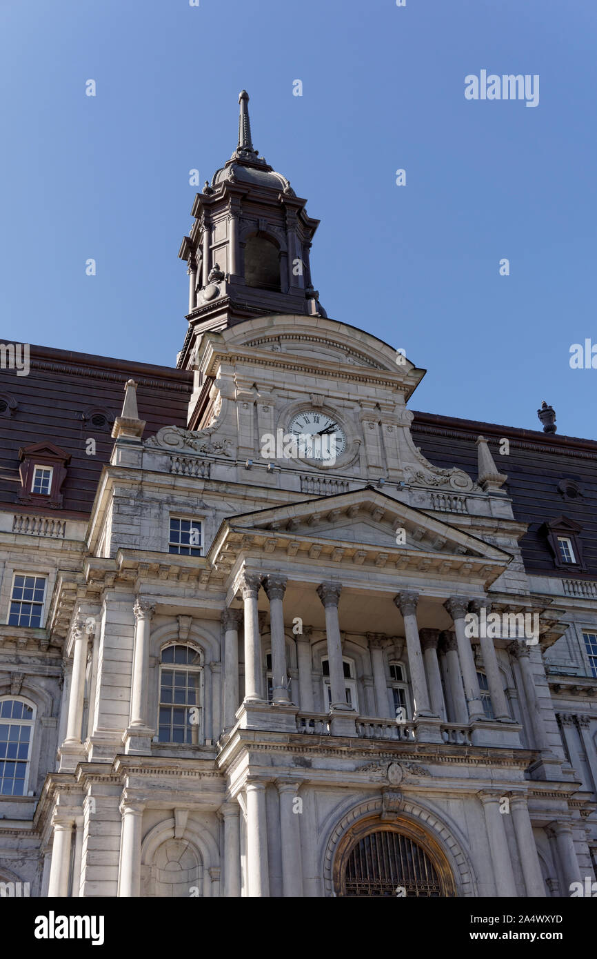 Facciata in stile Secondo Impero Hotel de Ville o Municipio nella vecchia Montreal, Quebec, Canada Foto Stock