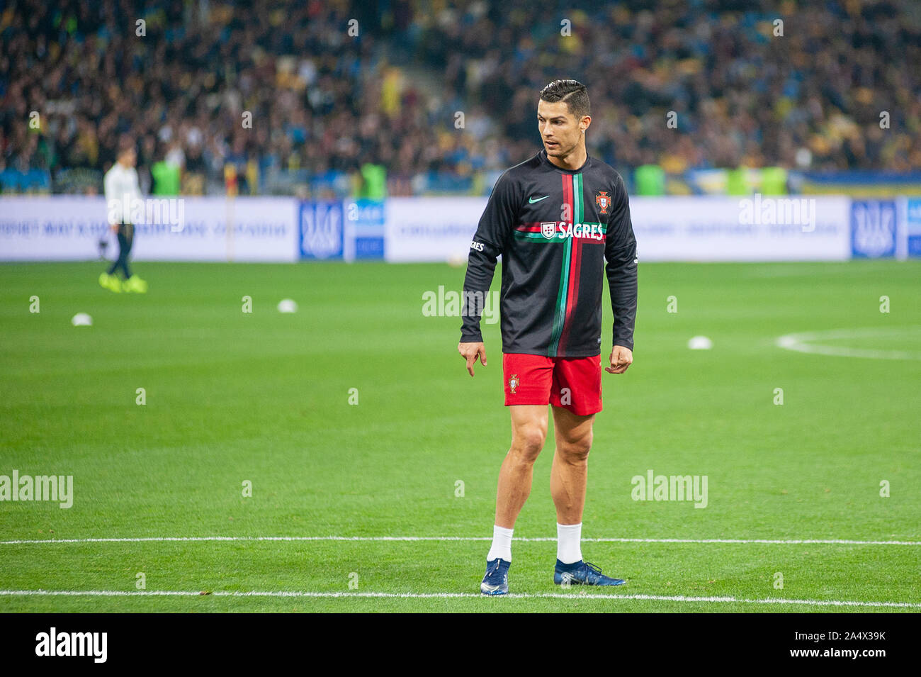 Kiev, Ucraina - 14 Ottobre 2019: Miglior sportivi nel calcio Cristiano Ronaldo prima della partita di qualificazione EURO 2020. Foto Stock