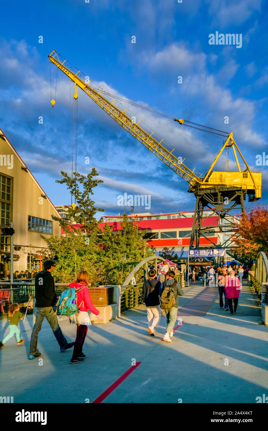 I cantieri navali, inferiore Lonsdale, North Vancouver, British Columbia, Canada Foto Stock