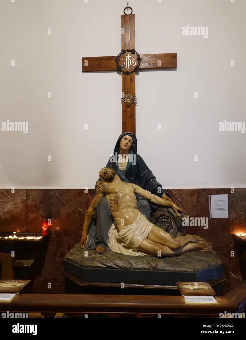 Una statua di Maria e di Gesù a San Silvestro la Chiesa che è in Roma, Italia Foto Stock