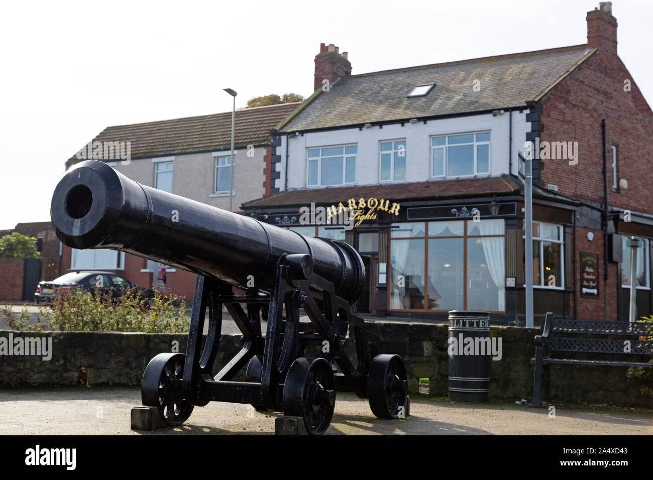 Batteria Lawe a South Shields, Inghilterra. Una pistola replica sorge nella posizione della storica batteria a Lawe Top. Foto Stock