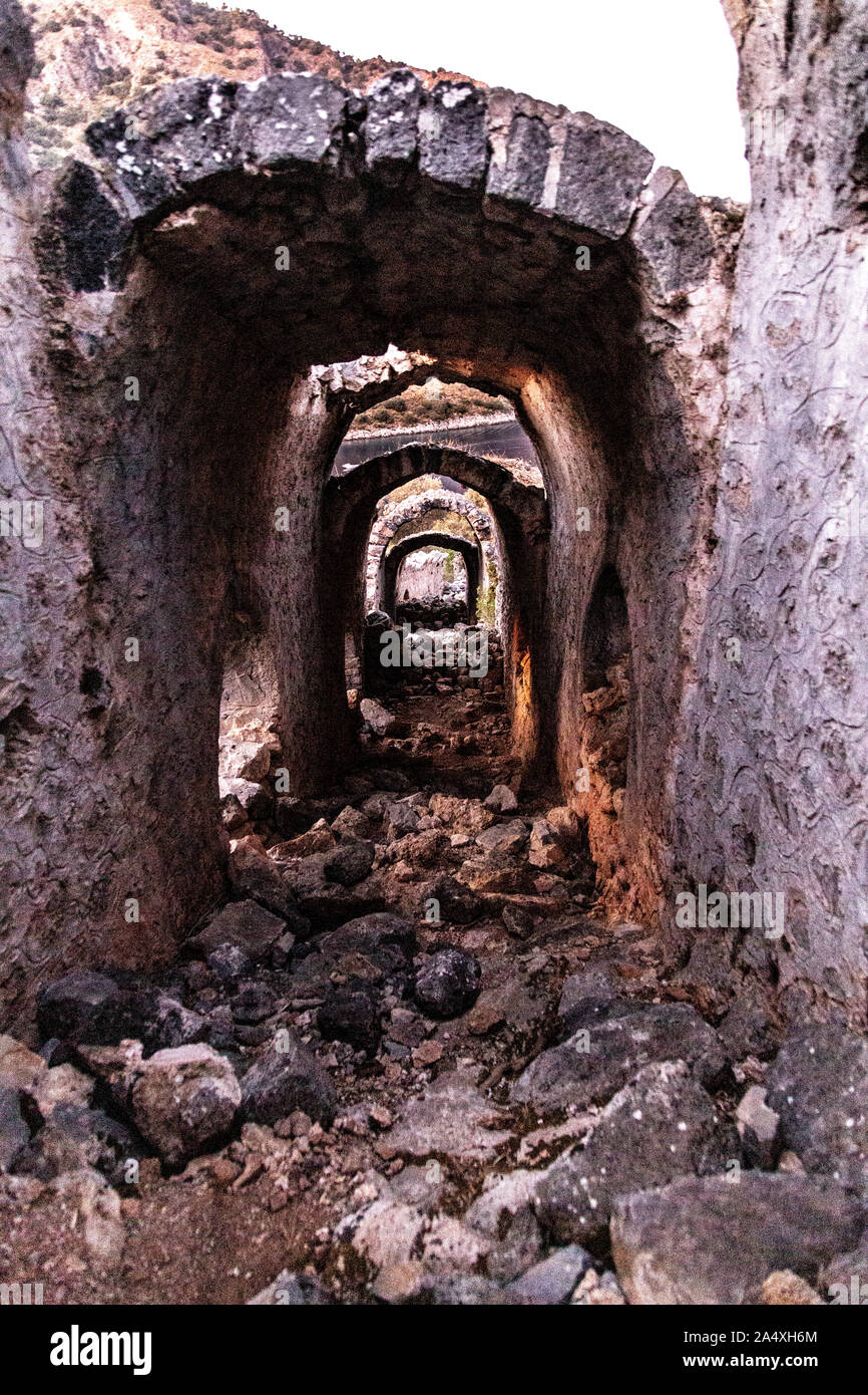Vi secolo rovine della chiesa sull isola Gemiler, Riviera Turca, Turchia Foto Stock