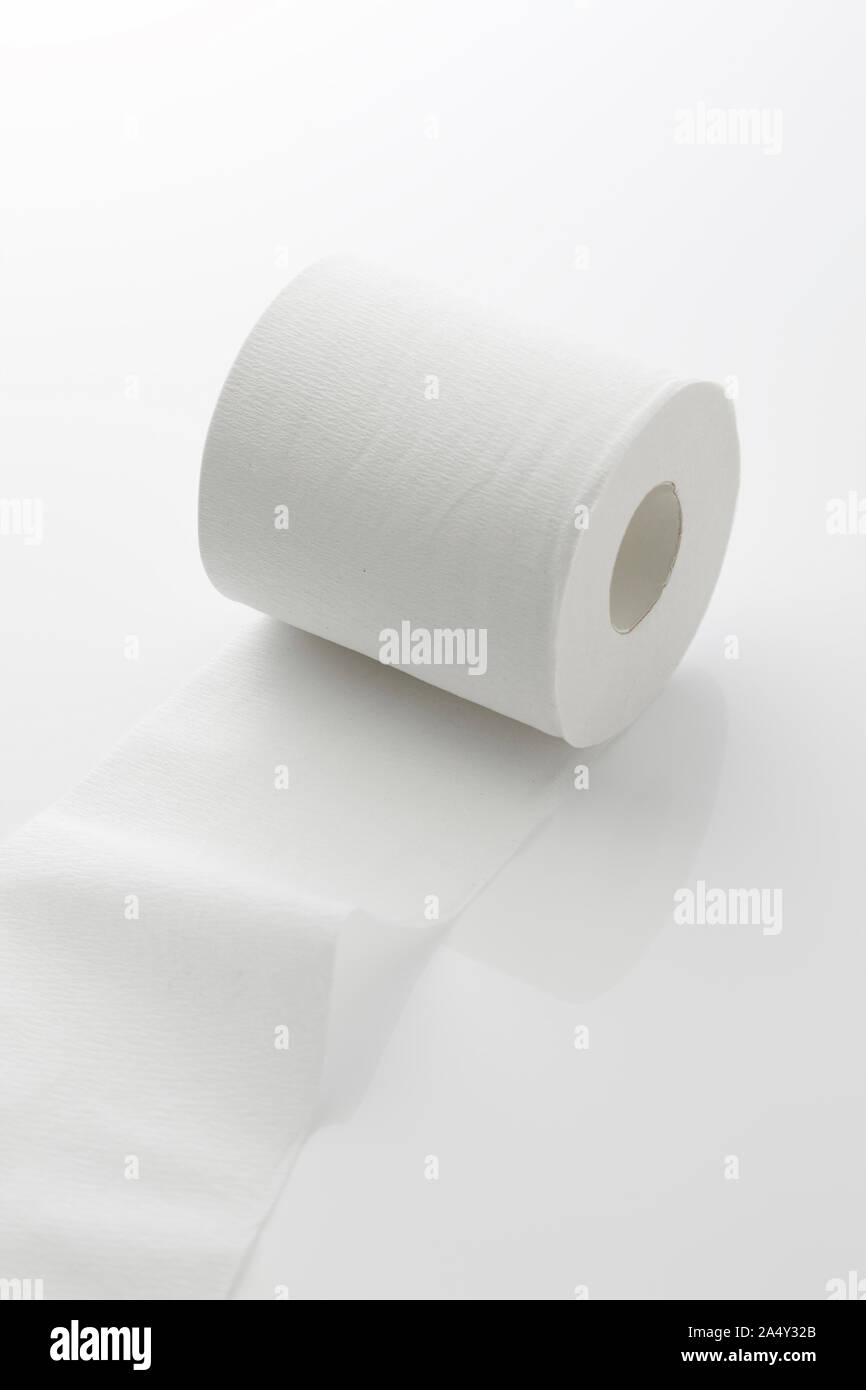 Rotolo di carta igienica immagini e fotografie stock ad alta risoluzione -  Alamy