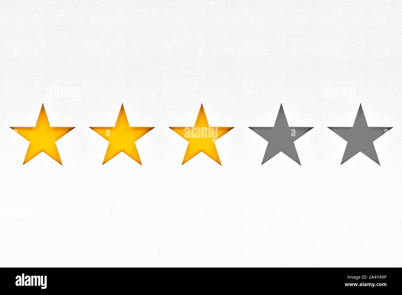 Stella simbolo (da uno a cinque), fatto a mano da cartone, il concetto di un esito positivo o negativo del rating, recensioni e feedback. Foto Stock