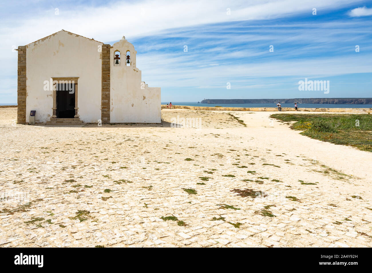 La piccola cappella di Nossa Senhora da Graca all'interno della fortezza di Sagres (Fortaleza de Sagres), Algarve, PORTOGALLO Foto Stock