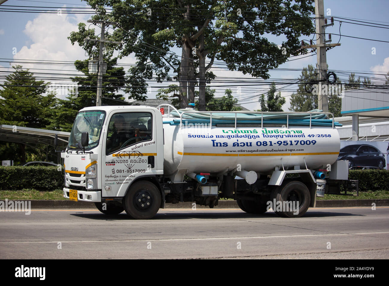 Chiangmai, Tailandia - 3 Ottobre 2019: Privato del serbatoio acque nere carrello. Foto di road no.121 circa 8 km dal centro cittadino di Chiangmai, Thailandia. Foto Stock
