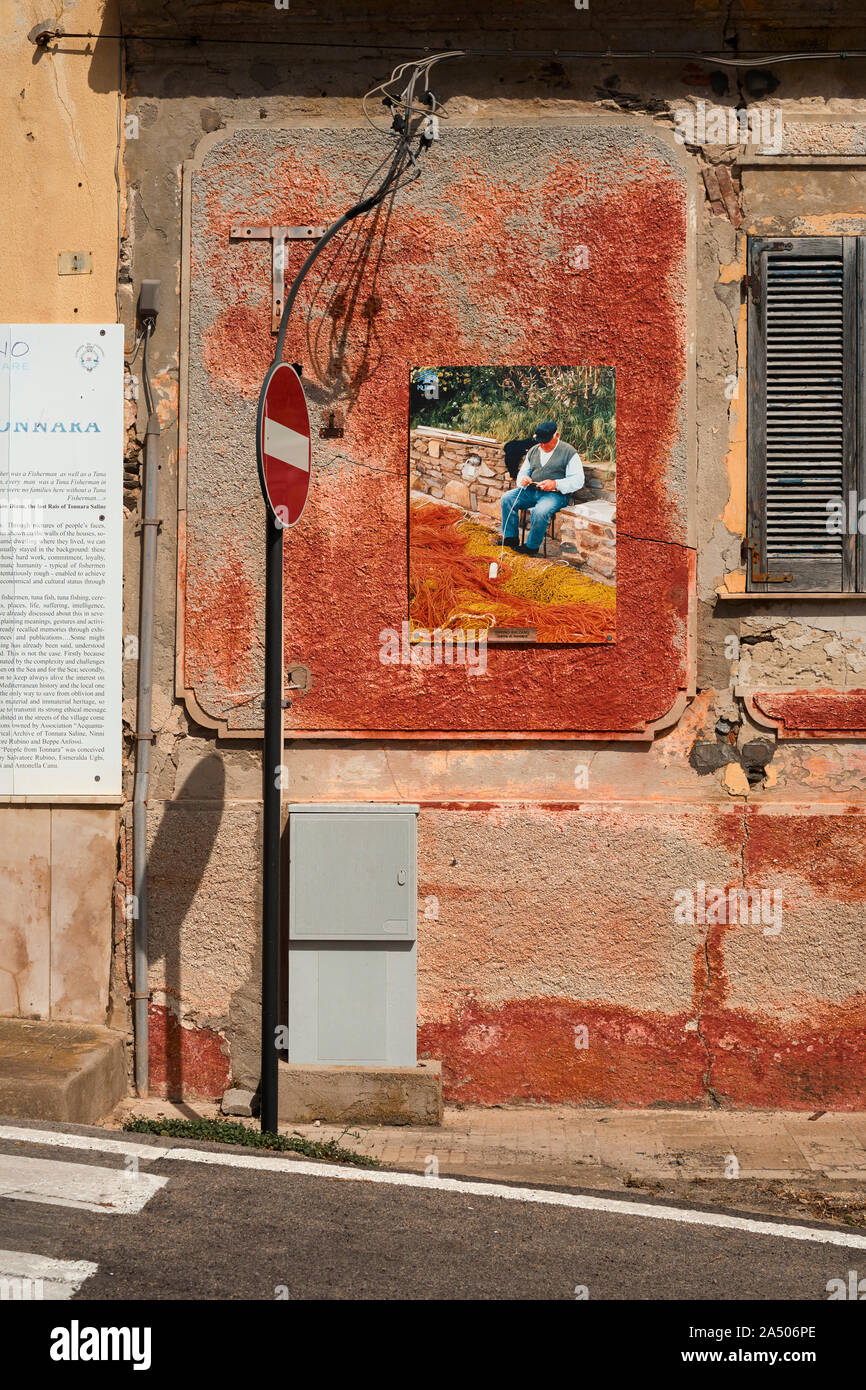 Outdoor fotografie storiche visualizzati nelle strade di Stintino Sassari Sardegna Italia. Foto Stock