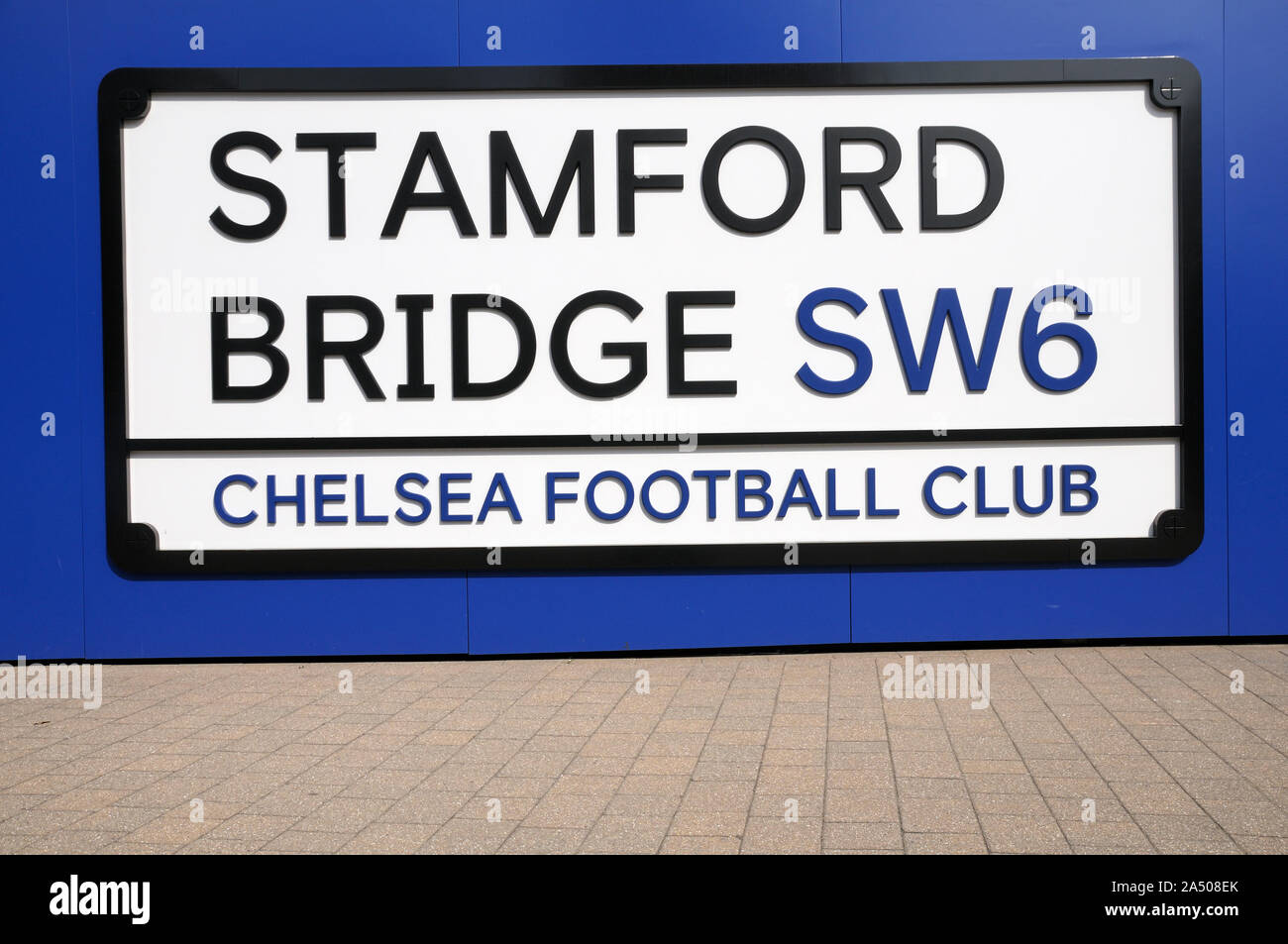 Stamford Bridge firmare all'entrata del Club di Calcio di Chelsea e Fulham Road, Londra SW6, England, Regno Unito Foto Stock