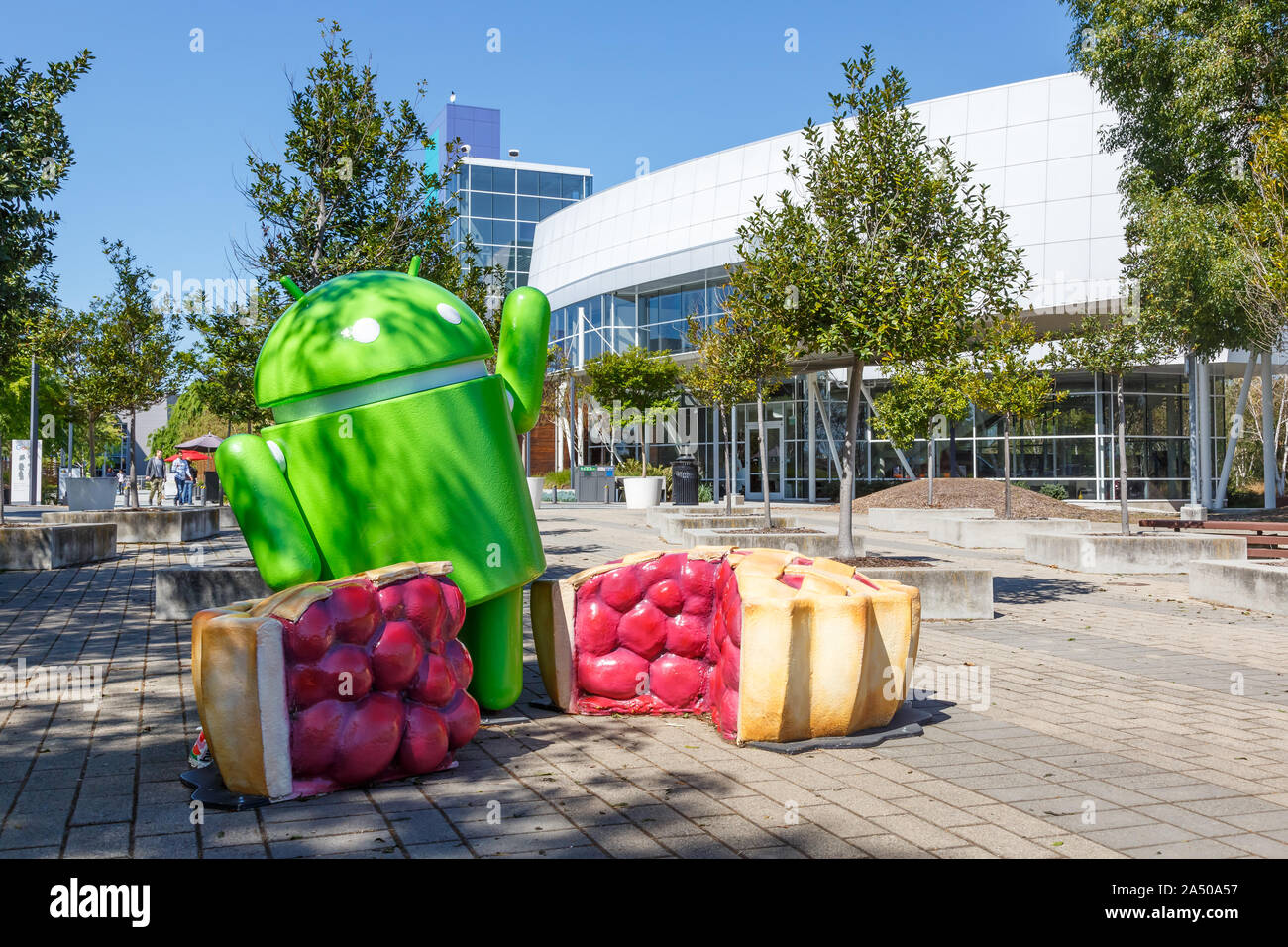 Mountain View, California - 10 Aprile 2019: Google Android figura presso la sede HQ in Mountain View, California. Foto Stock