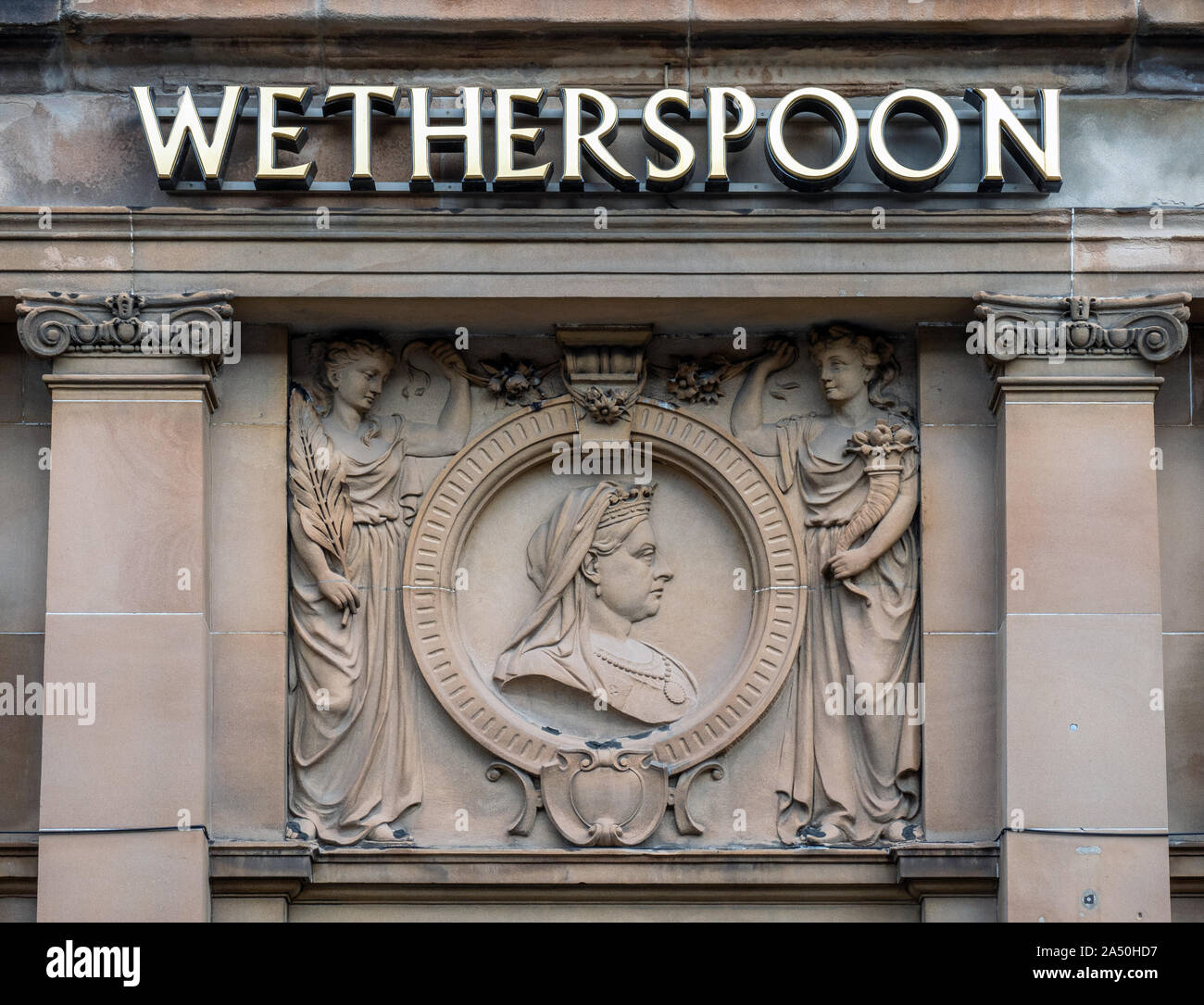 Il James Watt, un Wetherspoons public house a Greenock, Inverclyde, Scotland, Regno Unito. Foto Stock