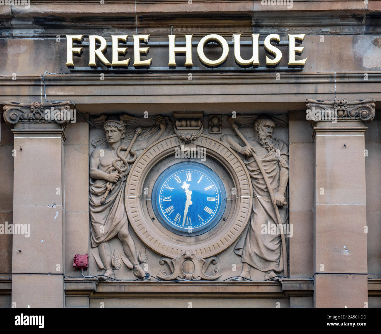 Il James Watt, un Wetherspoons public house a Greenock, Inverclyde, Scotland, Regno Unito. Foto Stock