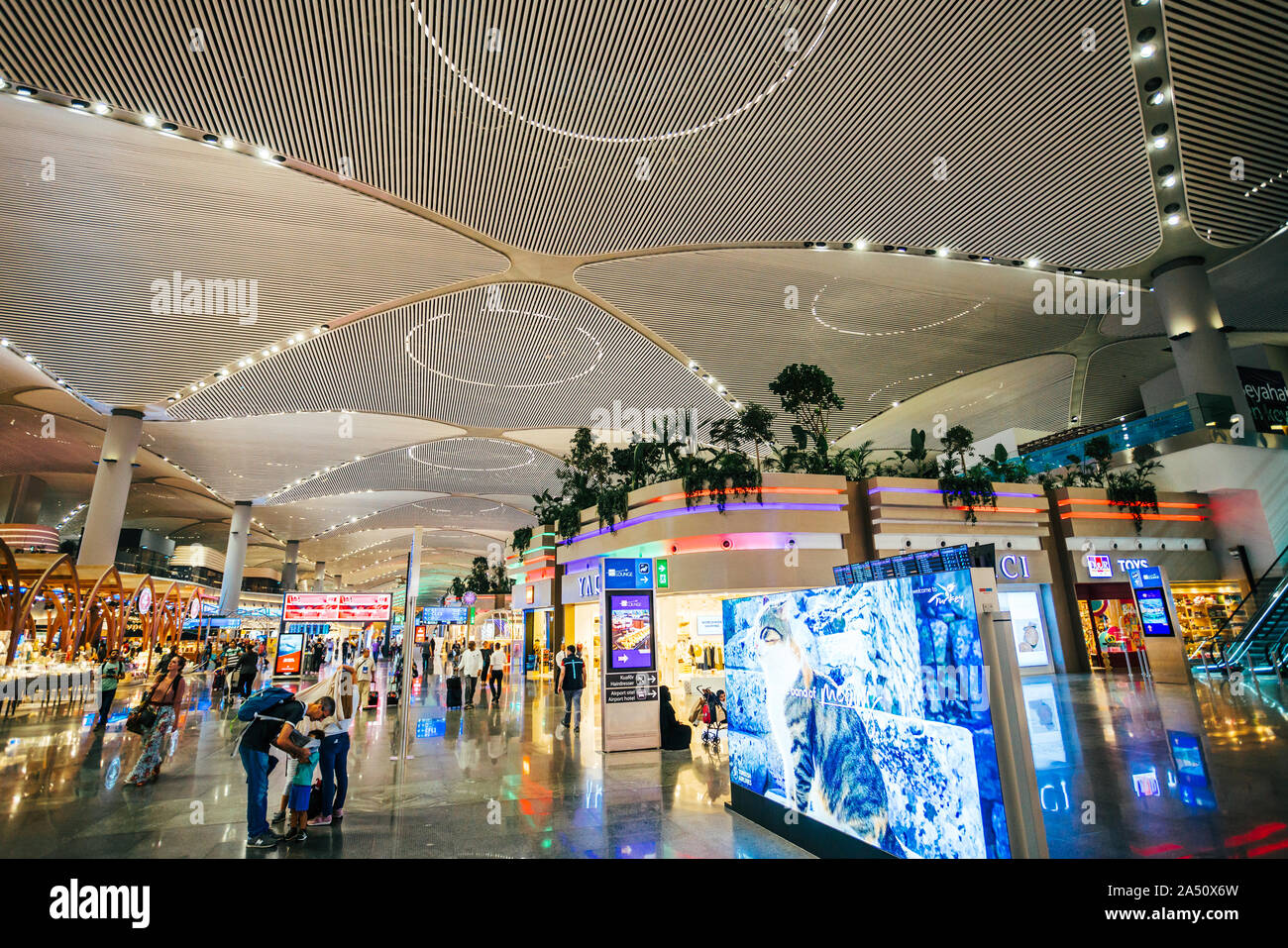 ISTANBUL, TURCHIA,Agosto 02, 2019: vista interna dell'Istanbul nuovo aeroporto. Il nuovo aeroporto di Istanbul è il principale aeroporto internazionale situato in Istanbu Foto Stock