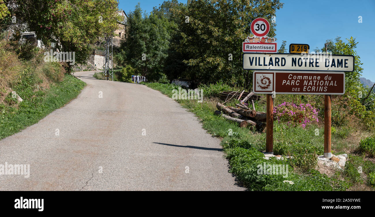 Segno di villaggio, Villard Notre Dame, Isère department, sulle alpi francesi. Foto Stock