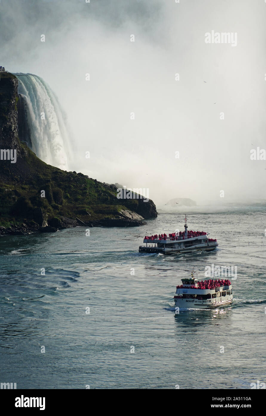 Cascate del Niagara la Domestica della Foschia tour barche Foto Stock