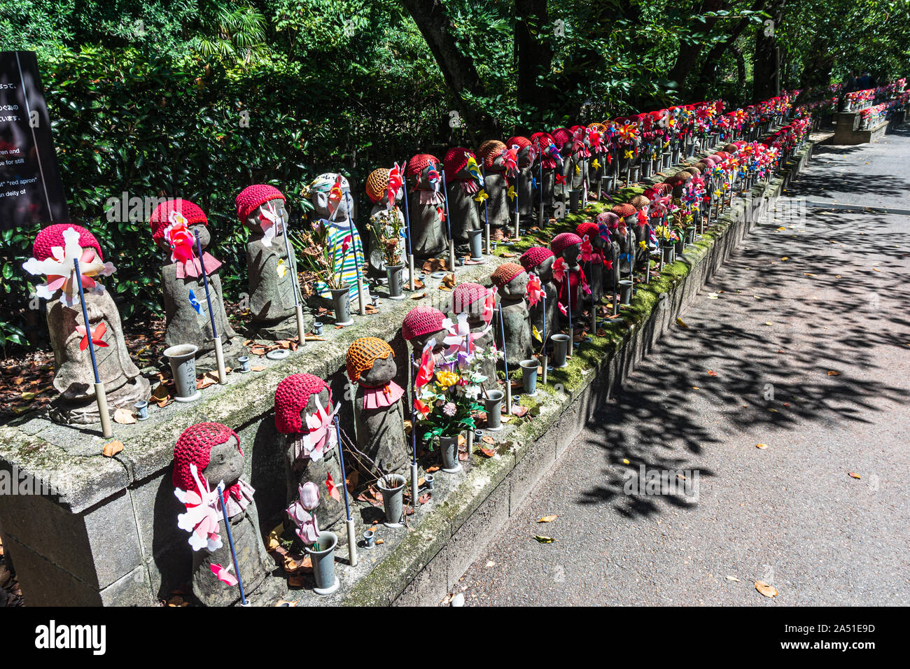 Tokyo, Giappone, Asia - 7 Settembre 2019 : La Divinità custode dei bambini al Tempio di Zojoji Foto Stock