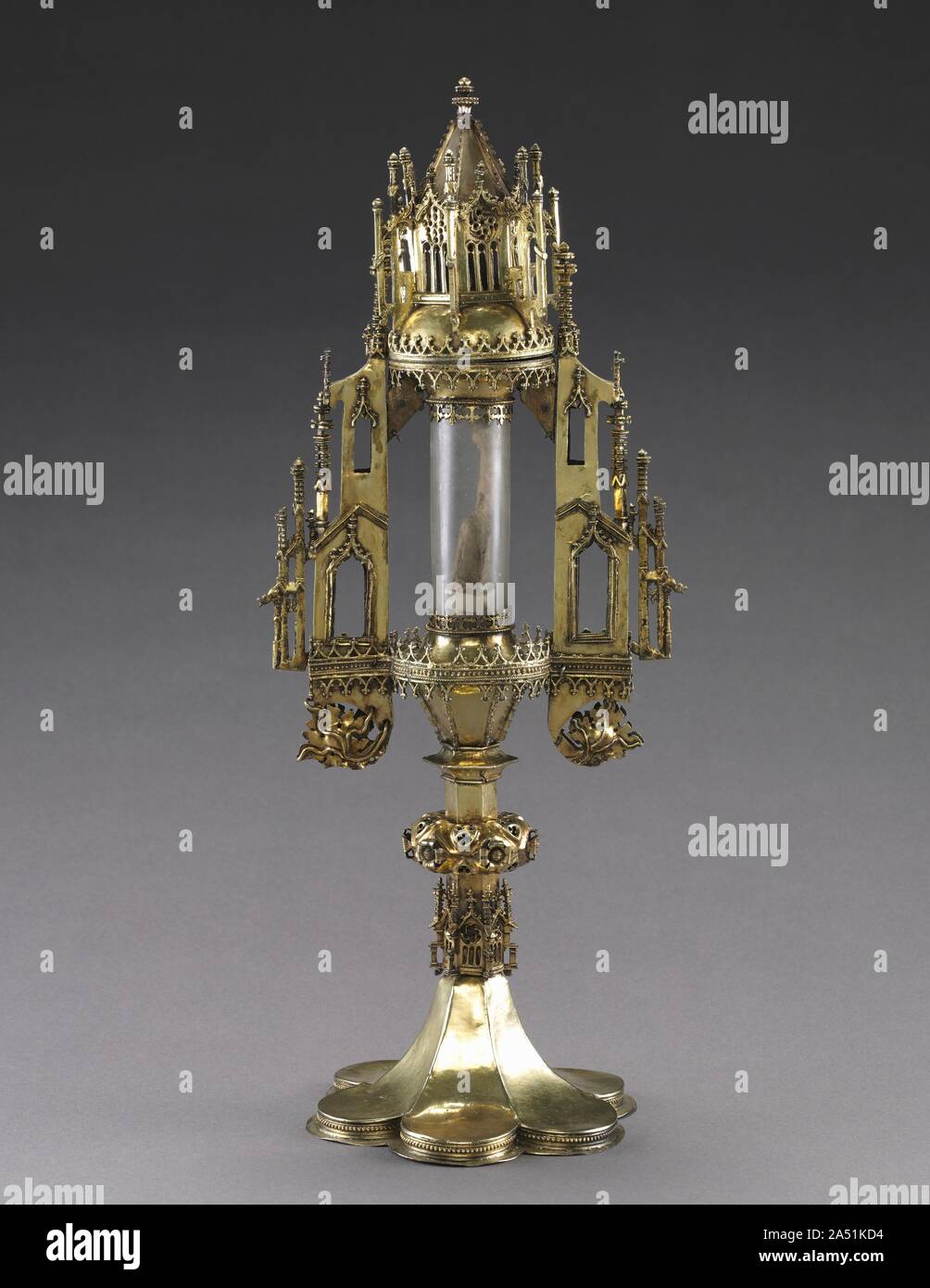 Ostensorio con una reliquia di San Sebastian, 1484. Questo stile tardo gotico ostensorio (dal latino monstrare, "show") è menzionata nel primo inventario di Saint Blaise come "un nuovo grande ostensorio contenente le reliquie di San Sebastiano Martire". A giudicare dalle entrate di superstite, il reliquiario fu fatta da Werner Korff, un orafo locale, che hanno ricevuto i pagamenti per l'argento e doratura alla fine del 1484. Il reliquiario è stato viene visualizzato per la prima volta sull'altare della chiesa di San Biagio in una solenne Messa penitenziale il 4 giugno 1484, in uno sforzo per scongiurare la peste. Un recente examin Foto Stock