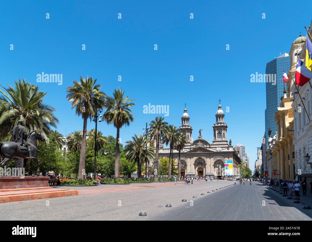 La Plaza de Armas guardando verso la Cattedrale Metropolitana, Santiago Centro, Santiago del Cile, Sud America Foto Stock