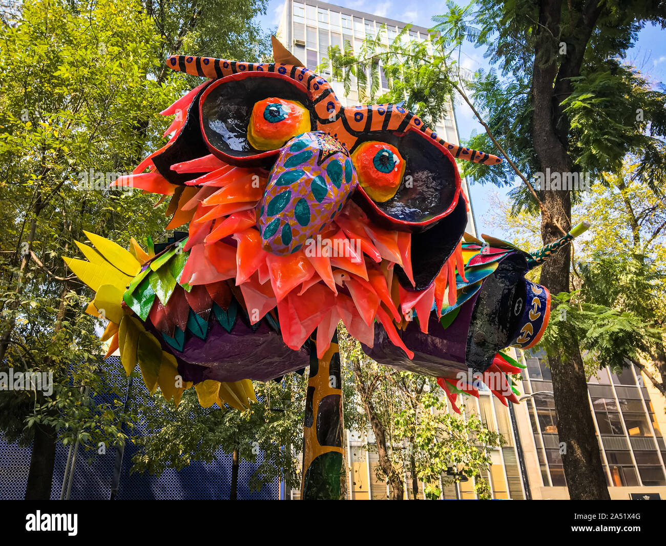 Alebrijes è un mestiere che personifica gli animali che sono morti. Foto Stock