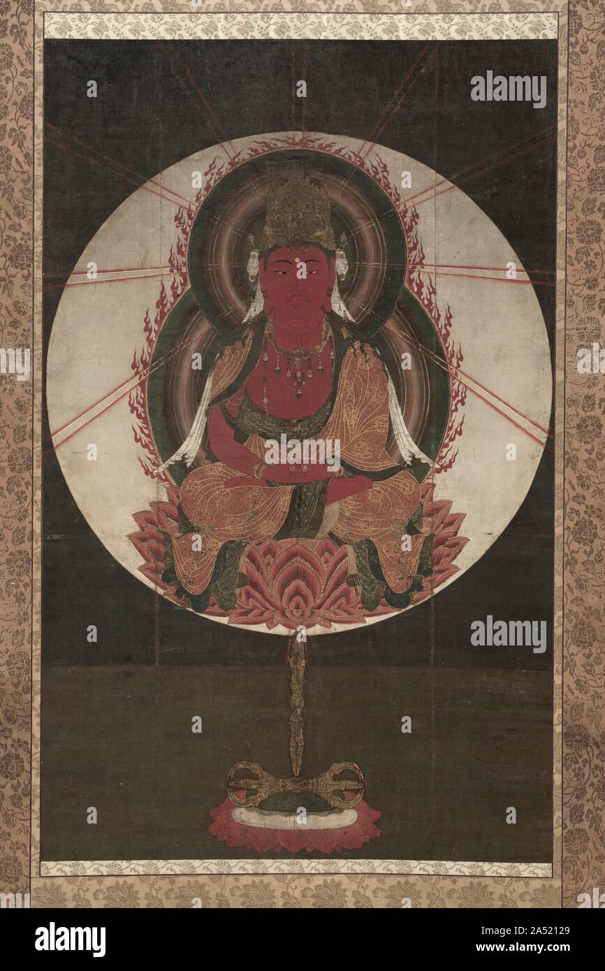 Amida rosso, 1300s. Questa rara immagine raffigura il Cristallo Rosso cremisi Buddha della durata infinita o rosso Amida, con un corpo rosso; è più comune vedere Amida rosso con un mantello rosso. La sua corona contiene cinque saggezza Buddha che rappresentano i diversi aspetti della saggezza. Egli è supportato da un fiore di loto con cinque singole e tripolari vajras, rituale implementa derivate da antiche armi indiano. La loro selezione è particolare a specifiche divinità e riti e basato su testi sacri. Foto Stock