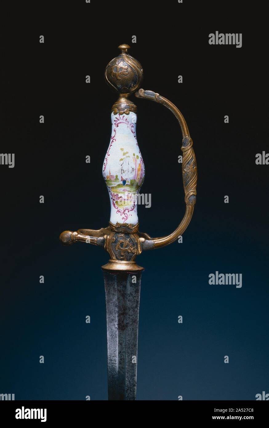 Piccola Spada, c. 1770. Nel corso del Settecento, il piccolo-spada è emersa  come una luce, quick arma. Come la piattina di pinza è stato portato da  unarmored civili, i nobili di classi