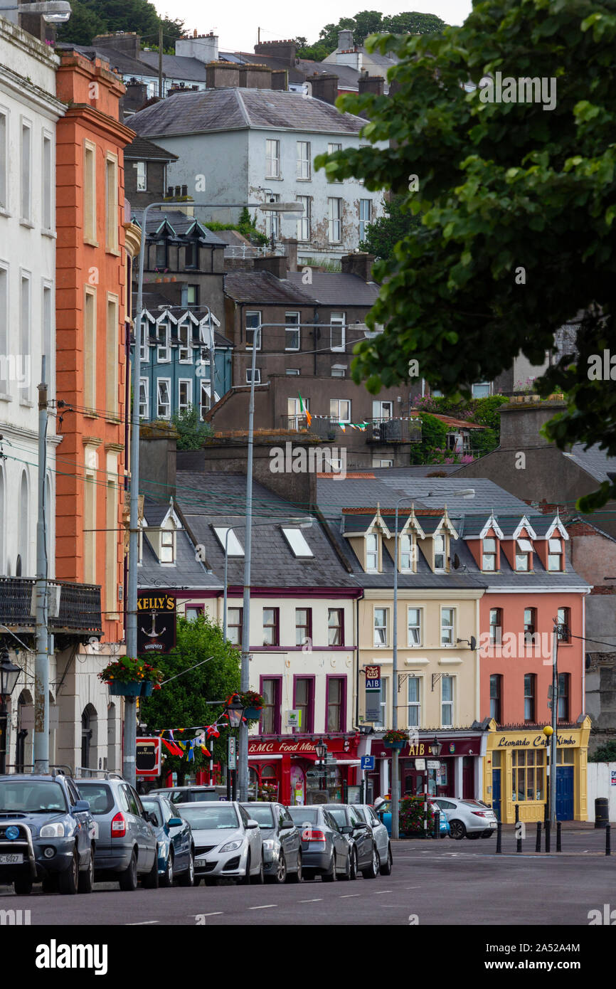 Cobh. L'Irlanda. 06.12.16. La città e il porto di Cobh (noto dal 1849 al 1920 come Queenstown) nella contea di Cork, Repubblica di Irlanda. Foto Stock