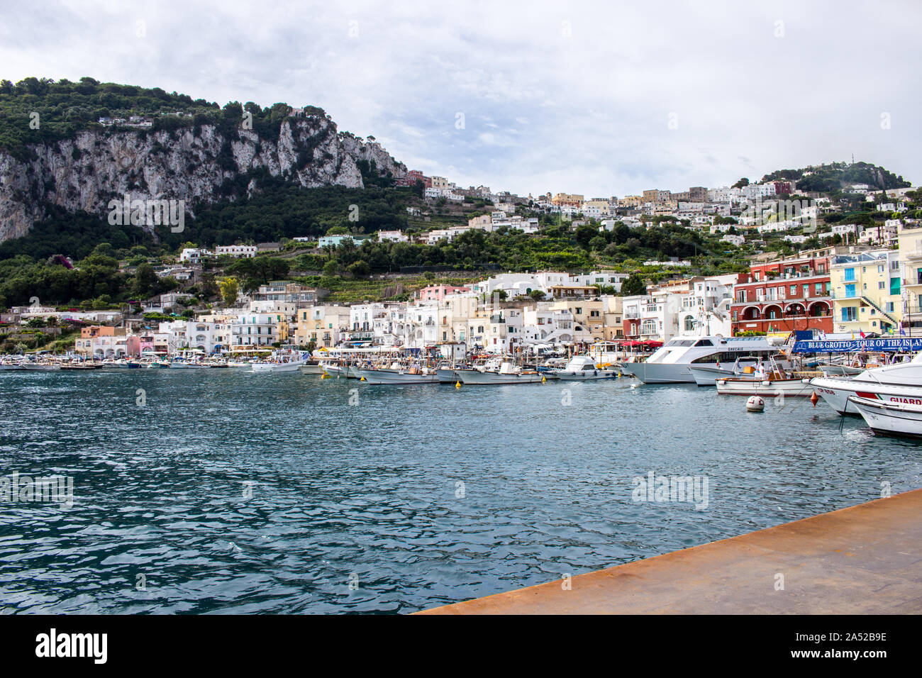 Porto di Capri, destinazione turistica Foto Stock