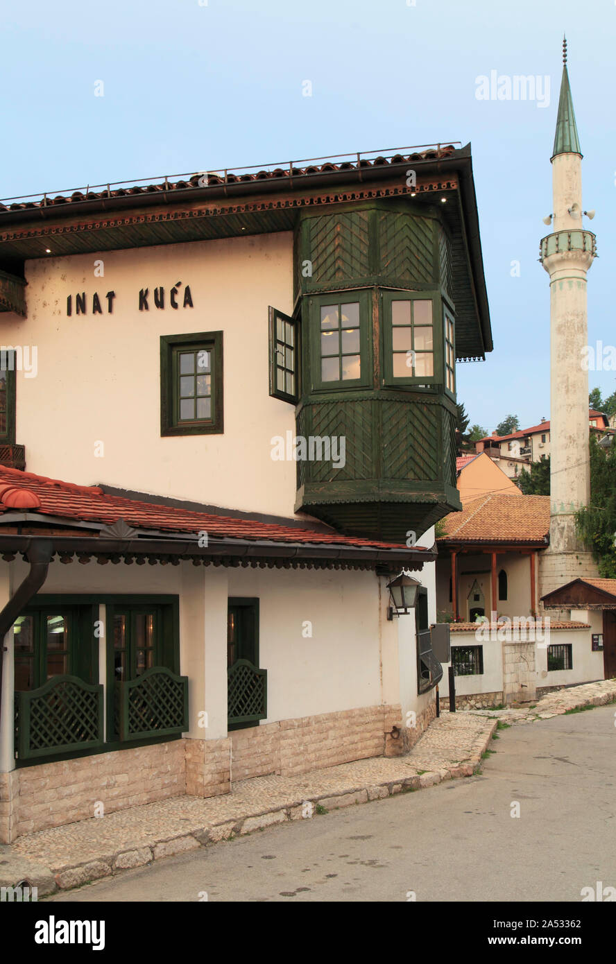 La Bosnia ed Erzegovina, Sarajevo, nonostante House, minareto, Foto Stock