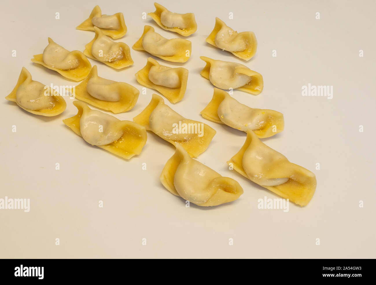 Un tipo di ravioli, casoncelli, fatta in casa il cibo tradizionale della Bergamasca, Italia. Delizioso Cibo Italiano Foto Stock