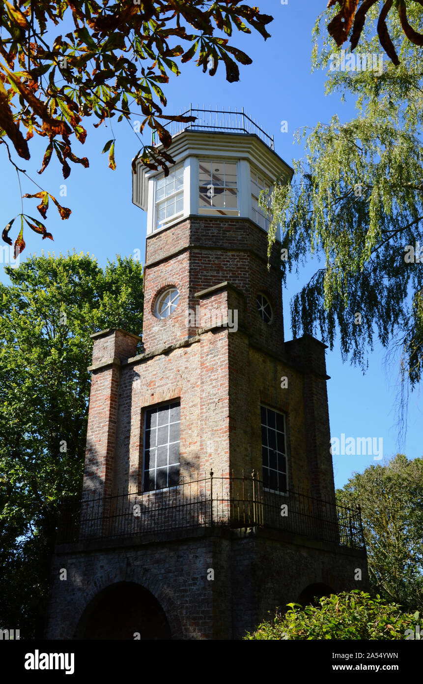 Prospettiva Saltfleetby Tower, una follia a casa Saltfleetby, Lincolnshire, England Regno Unito. Foto Stock