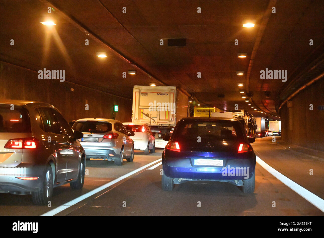 Monaco di Baviera, Deutschland. Xvii oct, 2019. Il traffico nel tunnel Allacher.Autostrada A99, tunnel autostradale, il traffico stradale, | Utilizzo di credito in tutto il mondo: dpa/Alamy Live News Foto Stock